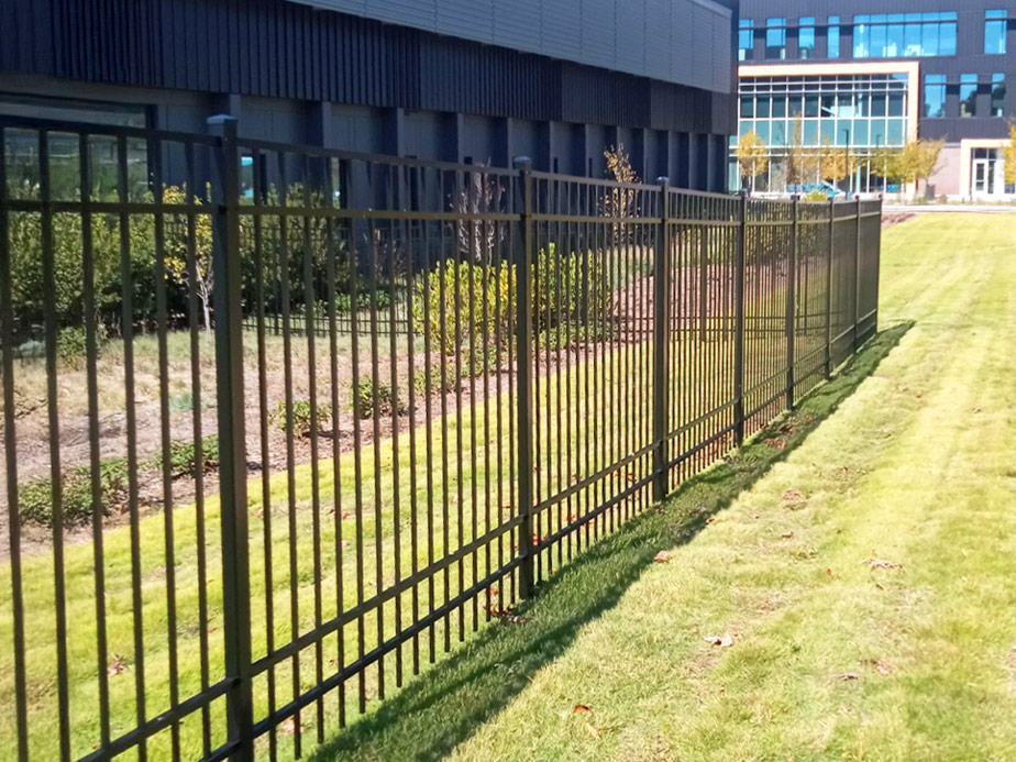 Aluminum fences in North Carolina and South Carolina