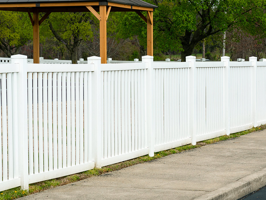 Vinyl fences in North Carolina and South Carolina