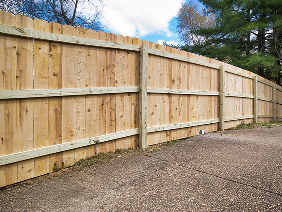 Wood fences in North Carolina and South Carolina