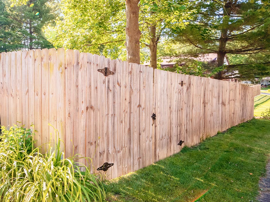 Wood fences in North Carolina and South Carolina