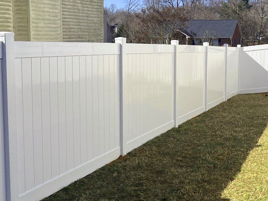 Vinyl fences in North Carolina and South Carolina