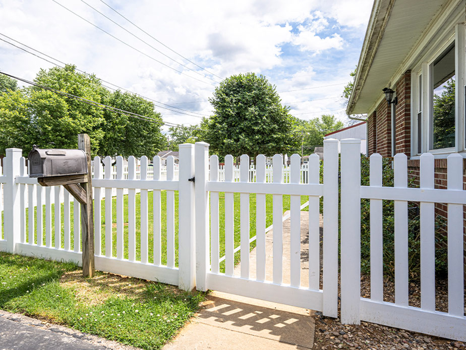 Decorative Fence Example in Winston-Salem